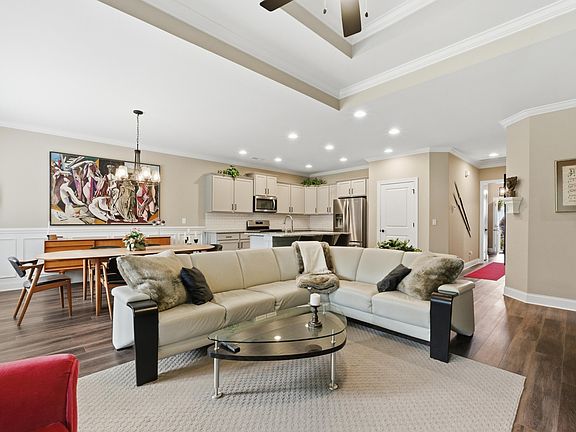 2nd image of 8489 Cherrybark Ln