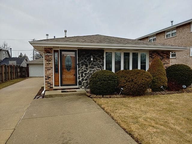 1st image of 10630 S 80th Ct