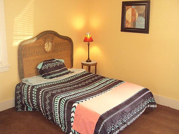 Master BR w/walk in closet