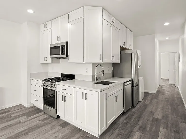 1609 E 14th St #1 — Photo 6