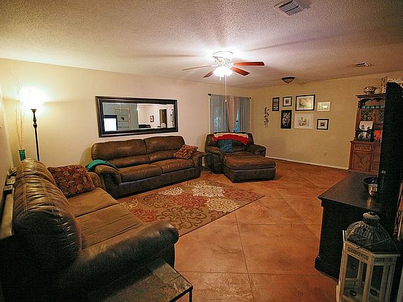 5th image of 205 Green Acres Dr