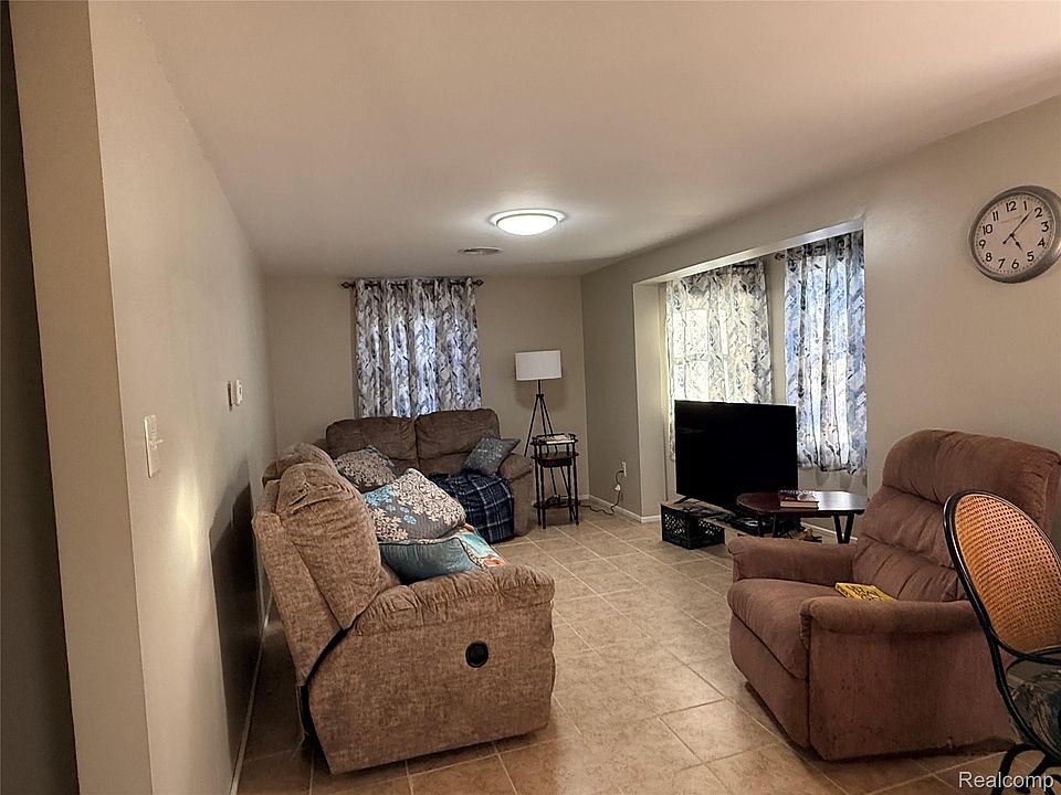 2682 Range Rd, photo 4
