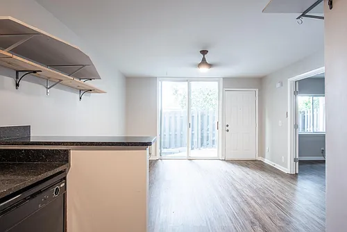 801 Inverness Ave #D4 Photo 1