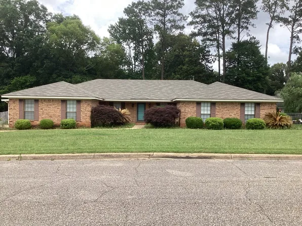 907 Brookwood Dr, Prattville, AL 36066