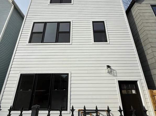 2750 W Francis Pl #3, Chicago, IL 60647