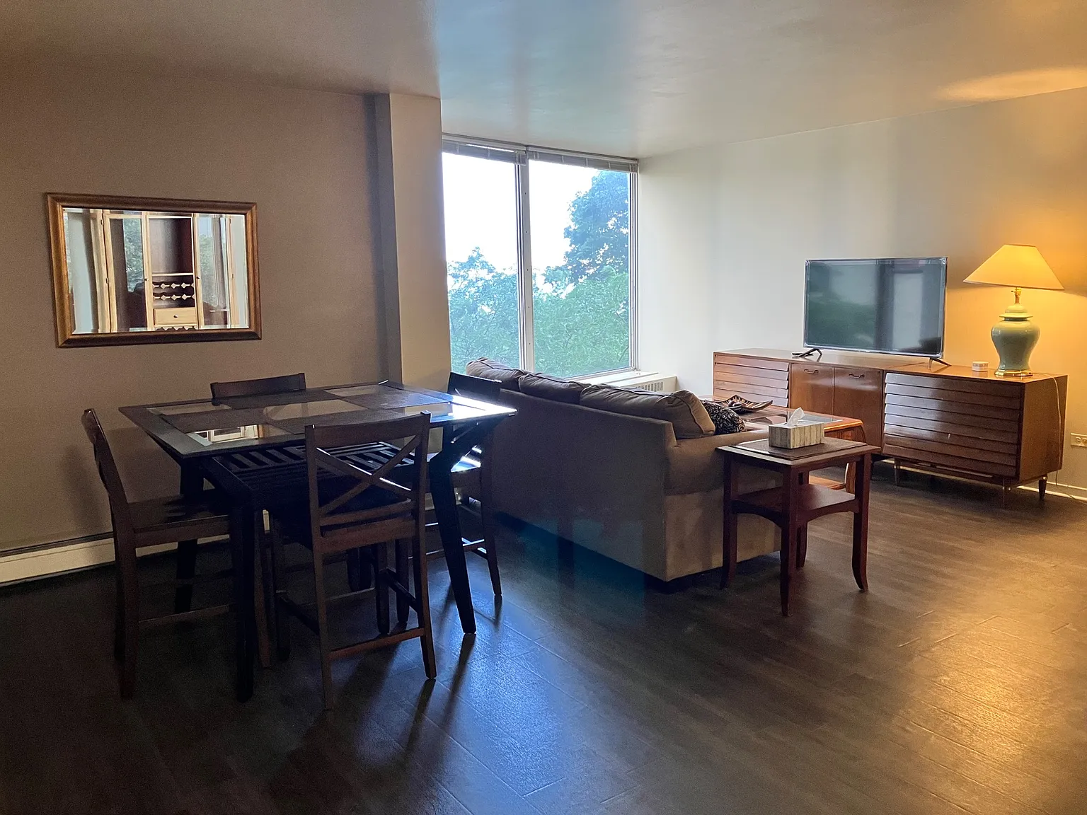 1 bed, 800 sqft, $1,350 — Photo 2
