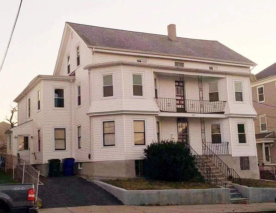 1st image of 597 King Philip St