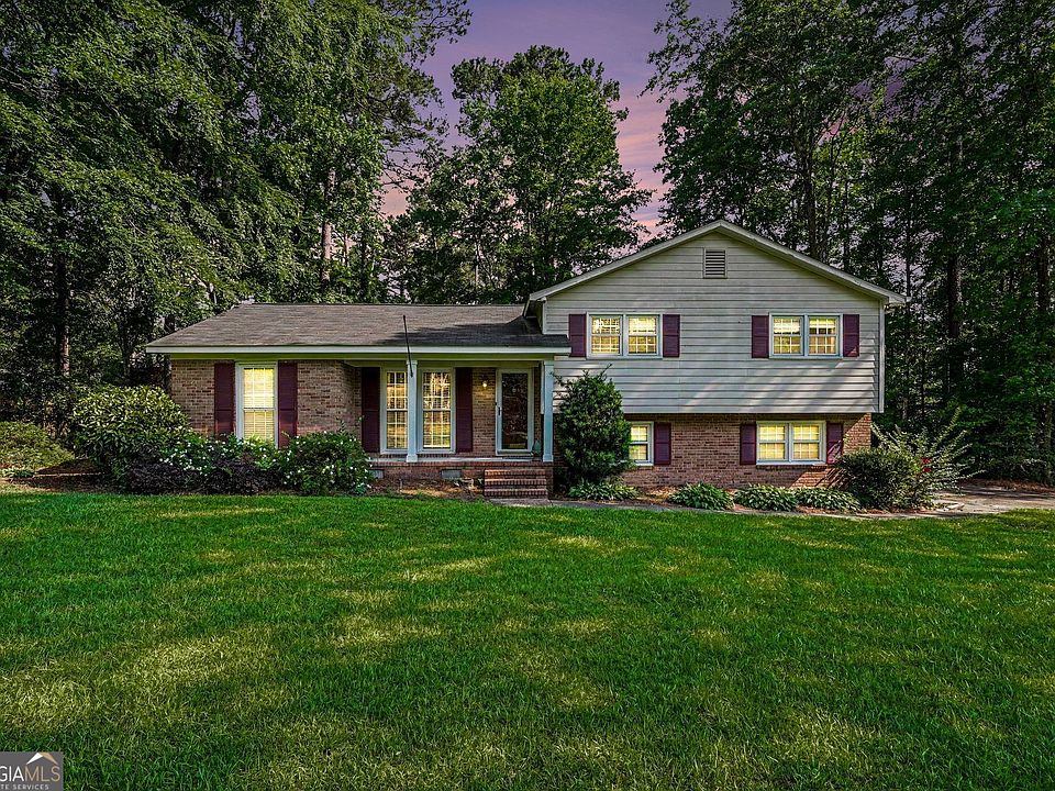 1st image of 752 Springdale Woods Dr