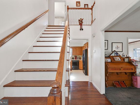 2nd image of 115 Valley View Dr