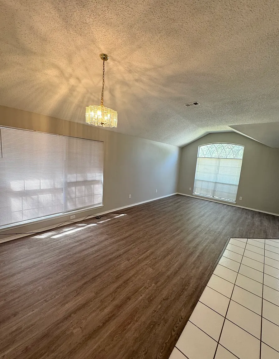 Spacious Garland Living Comfort, Convenience & Charm for $2,025/Month! — Photo 2