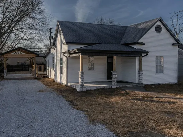 825 S Park Avenue, Aurora, MO 65605