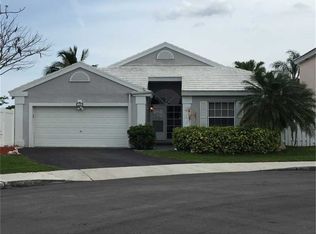 630 Lowell Ln, Davie, FL 33325