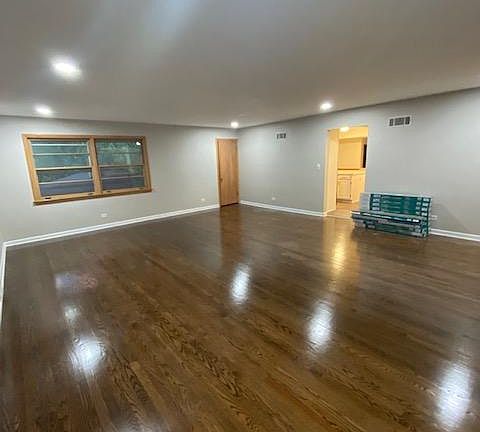 4th image of 45 E Thorndale Ave #2