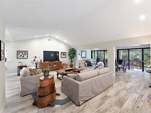 5th image of 4962 SW Aberdeen Cir