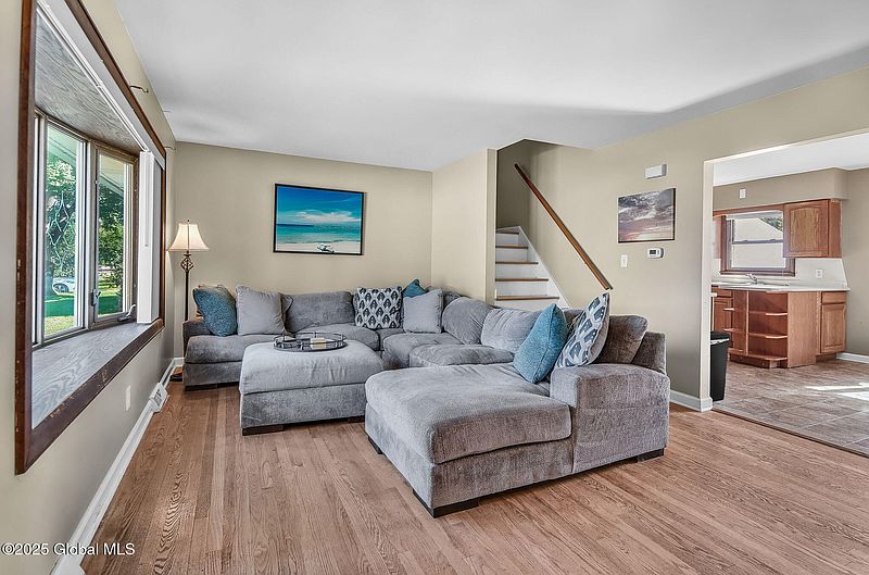 5th image of 954 Obrien Avenue