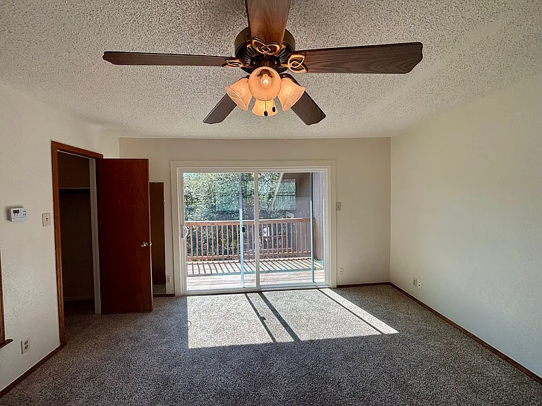 5311 Doe Valley Ln — Photo 35