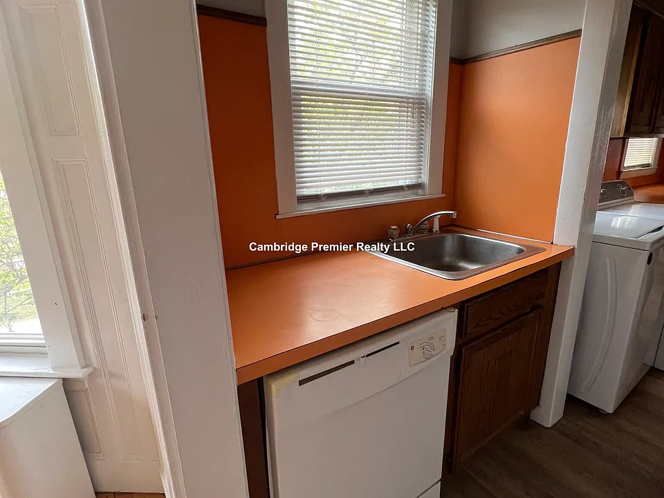 121 North St #2