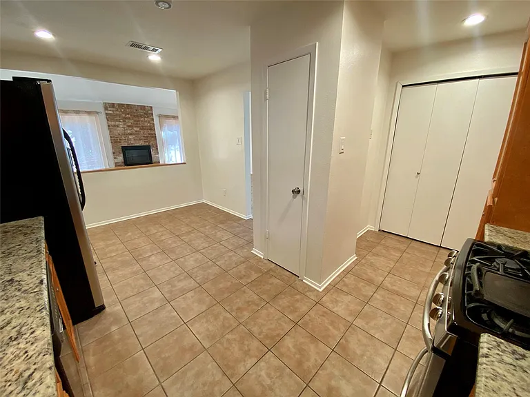 2 N Waxberry Rd — Photo 11