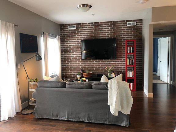 3rd image of 170 E Belmont Ave APT 14