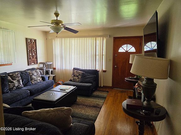 4th image of 9721 Caven Ave