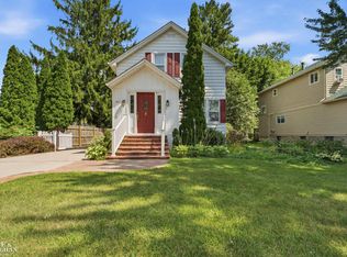 211 S 10th St, Saint Clair, MI 48079
