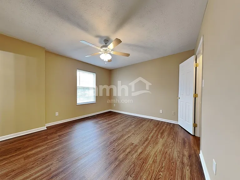 936 Hathaway Dr — Photo 10