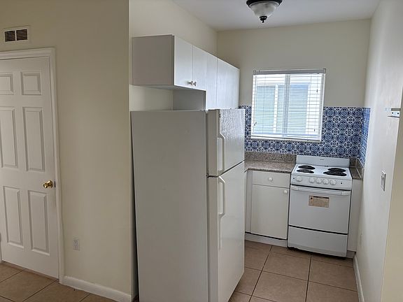 5th image of 826 SW 6th St