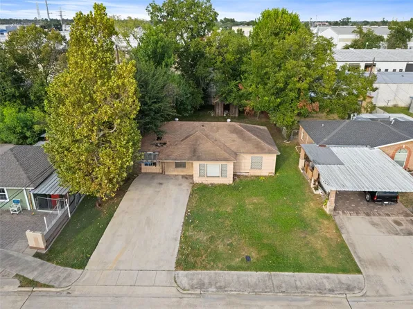 11530 Shoshone Rd, Houston, TX 77055