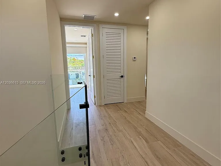 3326 Elizabeth St — Photo 36