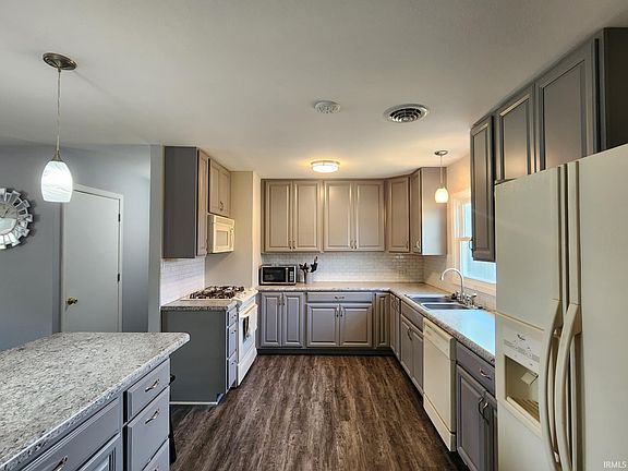2nd image of 1807 W Wenlock Dr