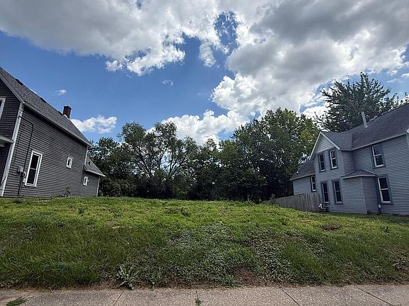 2nd image of 1501 Bridge Ave