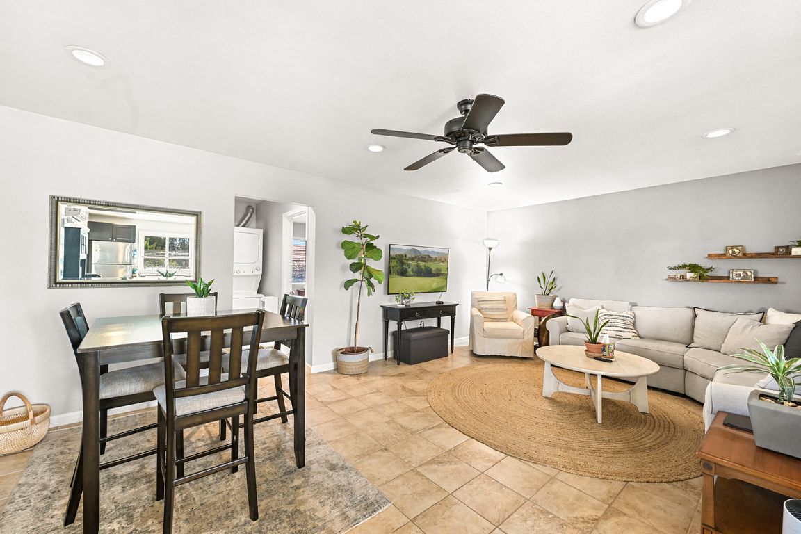 next background image