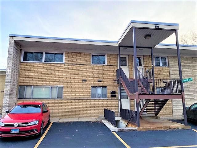 1st image of 3 Garden Dr APT 6