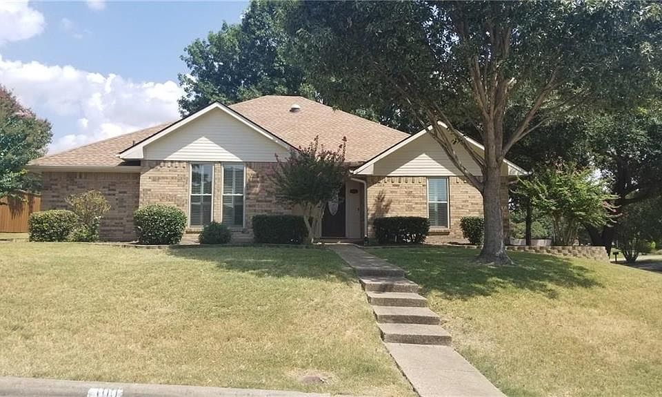 1st image of 100 Crestwood Dr