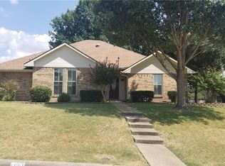 100 Crestwood Dr, Rockwall, TX 75087