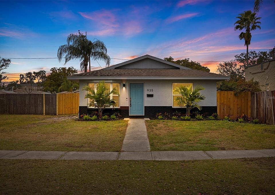 1st image of 935 47TH AVENUE N