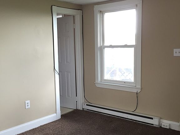 4th image of 127 E Franklin St APT 3R