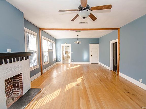5th image of 324 Columbia St