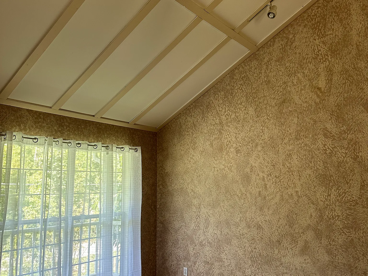 3 bed, 1300 sqft, $1,695 — Photo 4