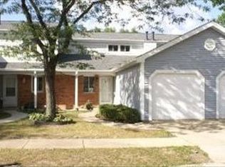 2000 Raleigh Pl, Hoffman Estates, IL 60169