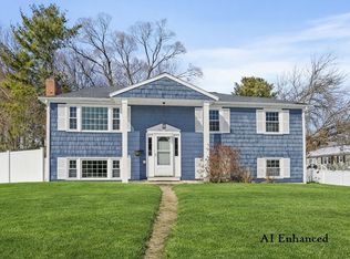56 Puddingstone Ln, Bellingham, MA 02019