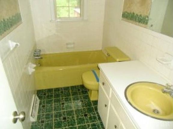 5th image of 216 Westbriar Pl