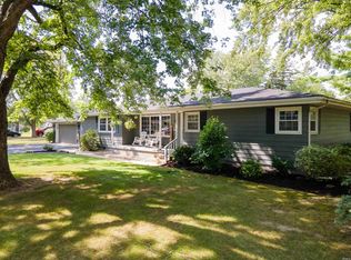 221 E Sherron St, Sweetser, IN 46987
