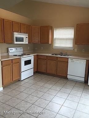 2nd image of 520 Fairington Ave