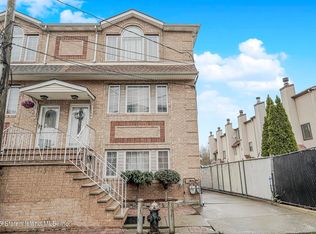 28 Marisa Ct, Staten Island, NY 10314