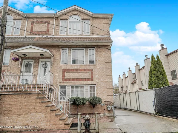 28 Marisa Ct, Staten Island, NY 10314