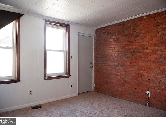 3rd image of 1202 Sycamore St