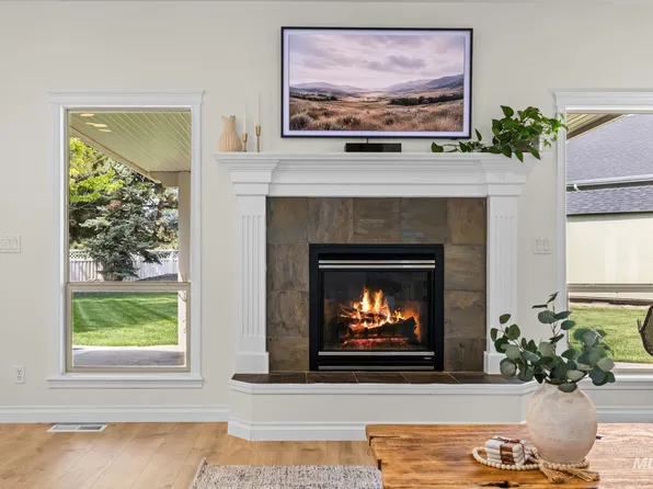 2818 E Shadowview St, Eagle, ID 83616