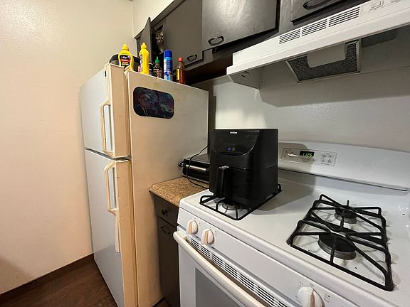 4th image of 10628 W Dakota St #208