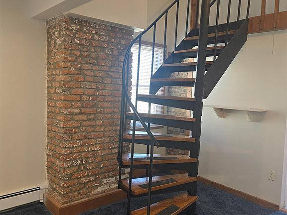 4th image of 425 Piermont Ave #2